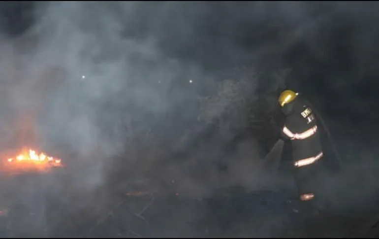 Controlan incendio de pastizal en Zapopan