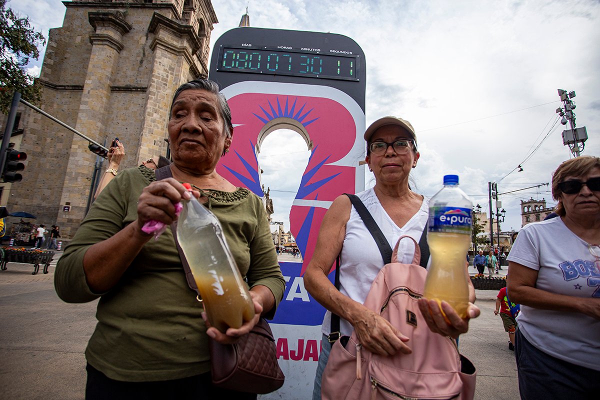 Organizaciones civiles cuestionan relevo en el SIAPA; exigen investigación contra exdirector