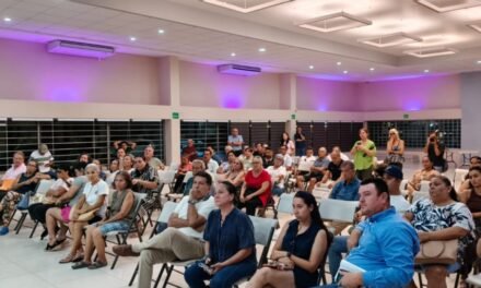 Vecinos de la colonia Versalles exigen a Seapal Vallarta solucionar derrames de aguas negras