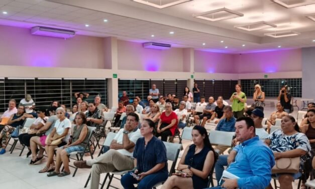 Vecinos de la colonia Versalles exigen a Seapal Vallarta solucionar derrames de aguas negras